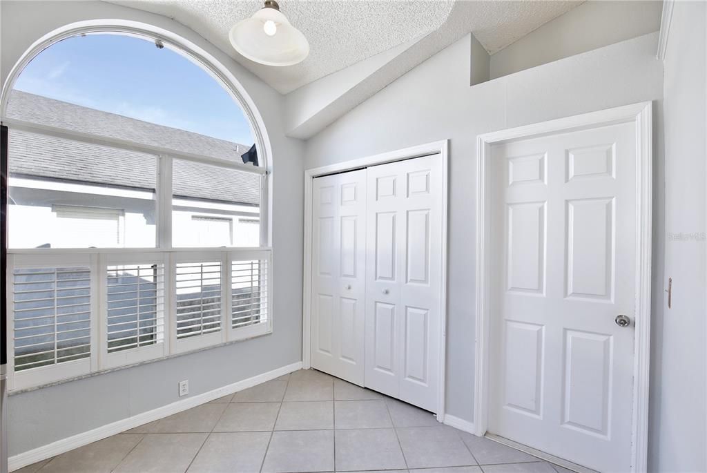 For Sale: $525,000 (3 beds, 2 baths, 1683 Square Feet)