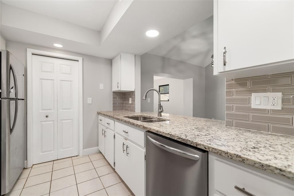 En Venta: $460,000 (3 camas, 2 baños, 1820 Pies cuadrados)