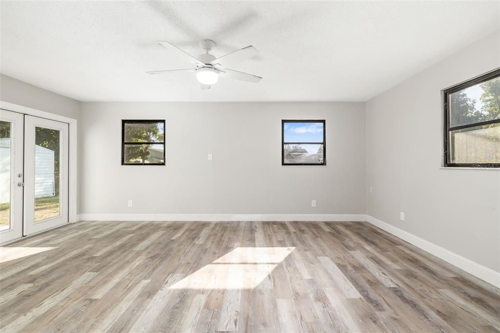 En Venta: $460,000 (3 camas, 2 baños, 1820 Pies cuadrados)