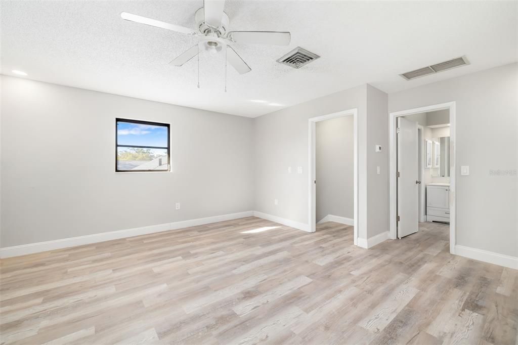 En Venta: $460,000 (3 camas, 2 baños, 1820 Pies cuadrados)