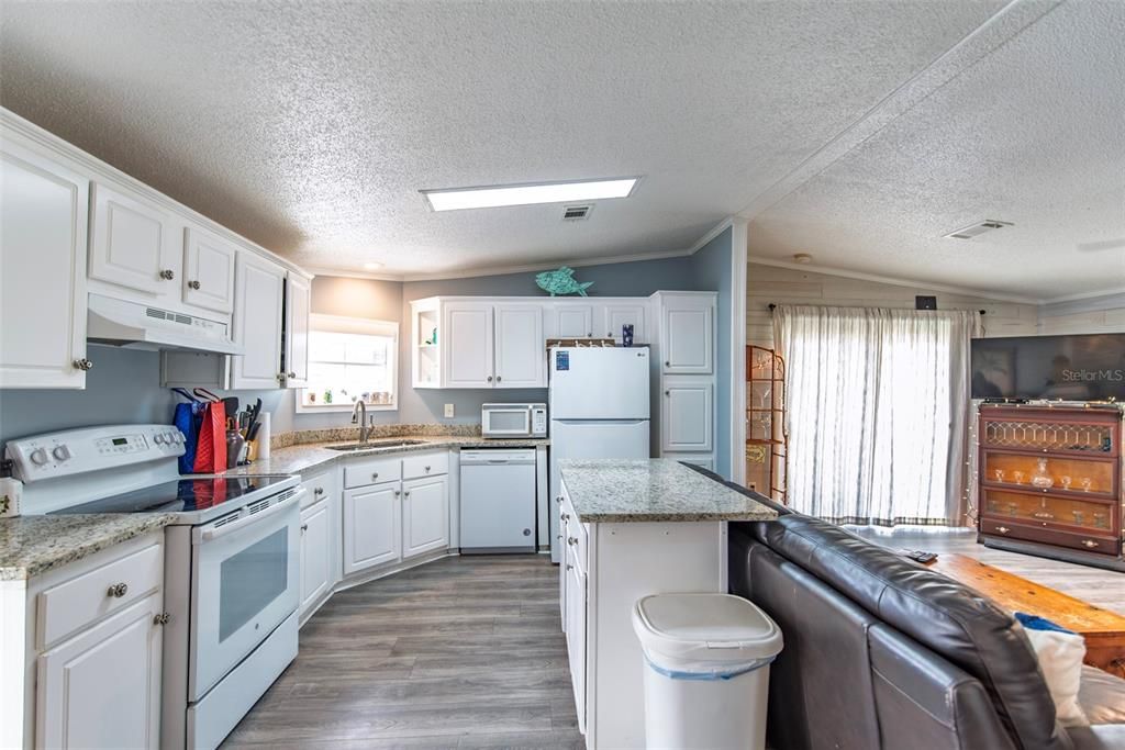 待售: $150,000 (2 贝兹, 2 浴室, 864 平方英尺)