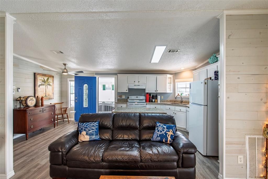 待售: $150,000 (2 贝兹, 2 浴室, 864 平方英尺)