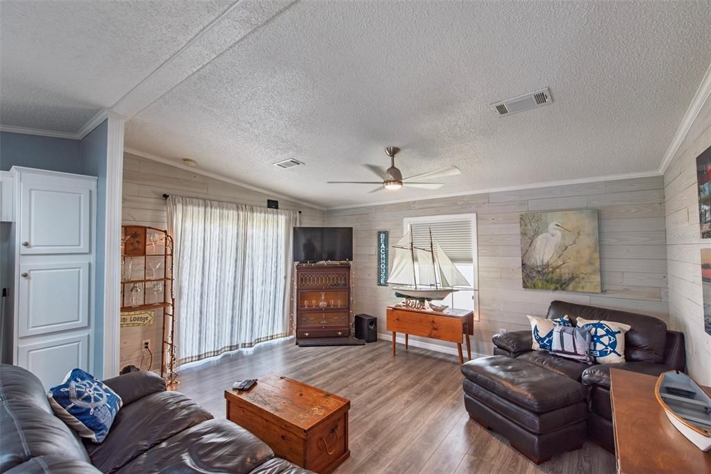 待售: $150,000 (2 贝兹, 2 浴室, 864 平方英尺)