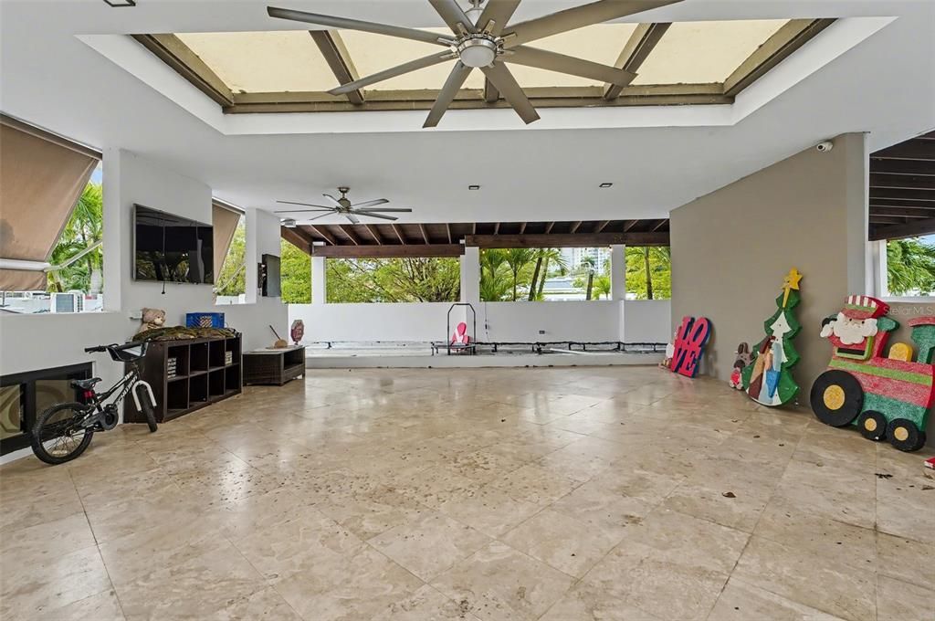 На продажу: $1,795,000 (6 спален, 5 ванн, 2845 Квадратных фут)