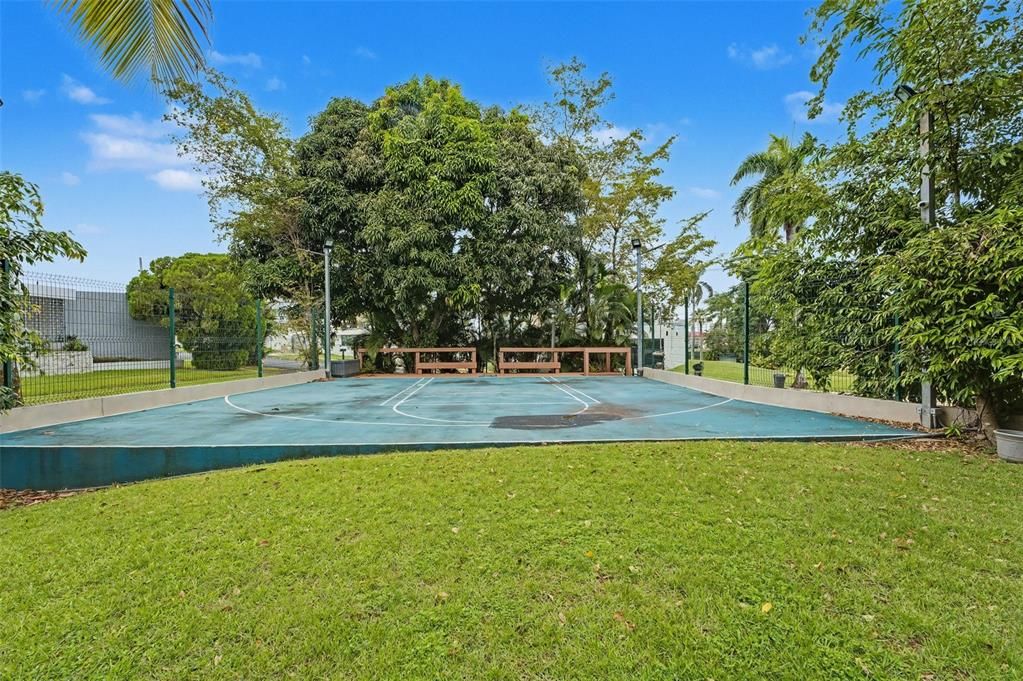 На продажу: $1,795,000 (6 спален, 5 ванн, 2845 Квадратных фут)