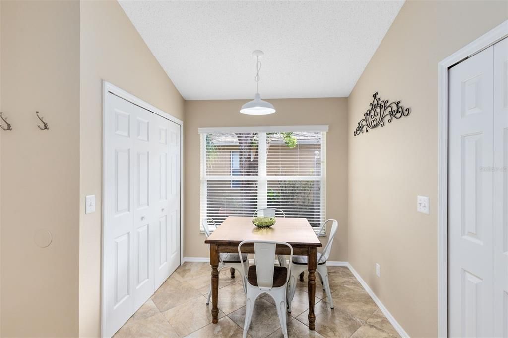 待售: $435,000 (3 贝兹, 2 浴室, 1628 平方英尺)