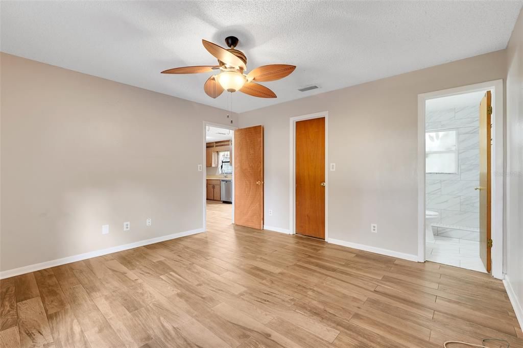 待售: $337,000 (3 贝兹, 2 浴室, 1203 平方英尺)