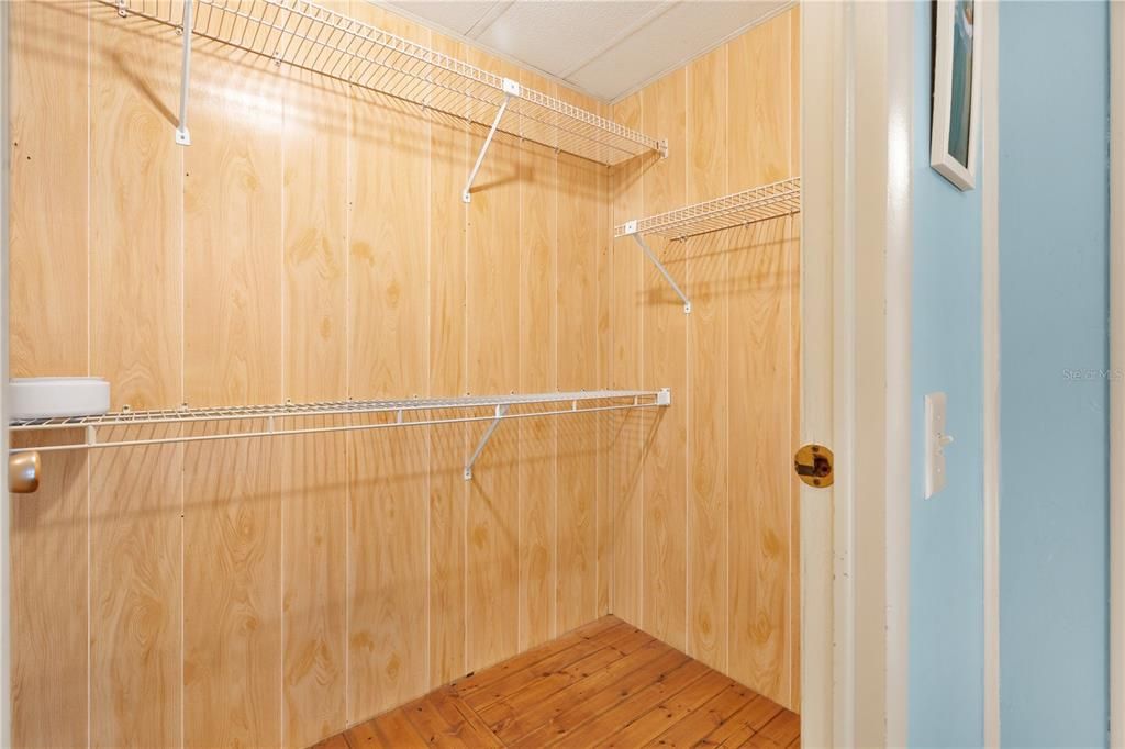 For Sale: $110,000 (2 beds, 2 baths, 1280 Square Feet)