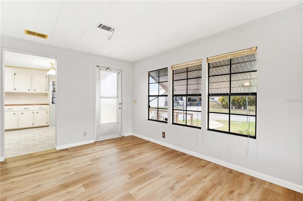 For Sale: $110,000 (2 beds, 2 baths, 1280 Square Feet)