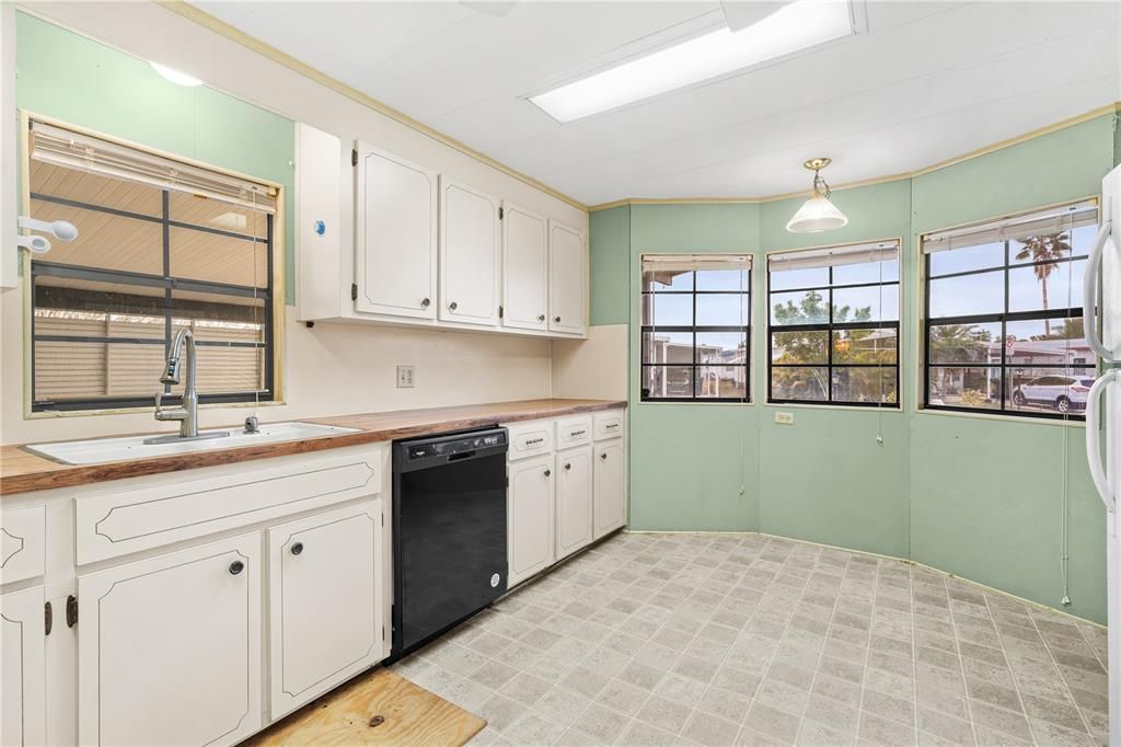 For Sale: $110,000 (2 beds, 2 baths, 1280 Square Feet)