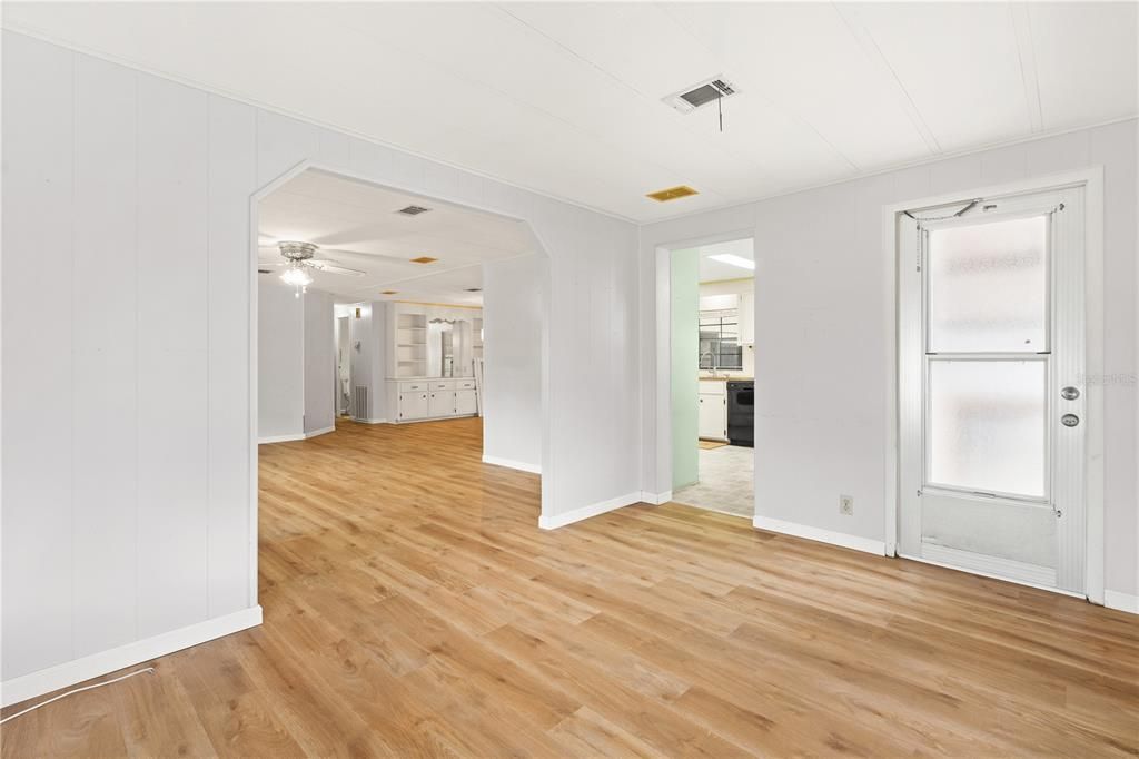 For Sale: $110,000 (2 beds, 2 baths, 1280 Square Feet)