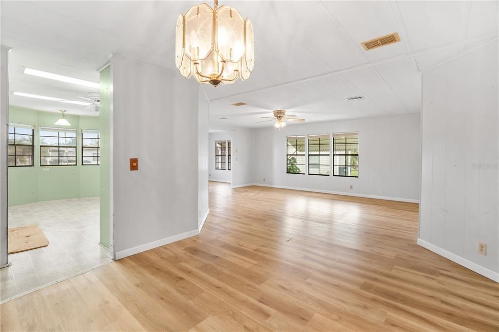 For Sale: $110,000 (2 beds, 2 baths, 1280 Square Feet)