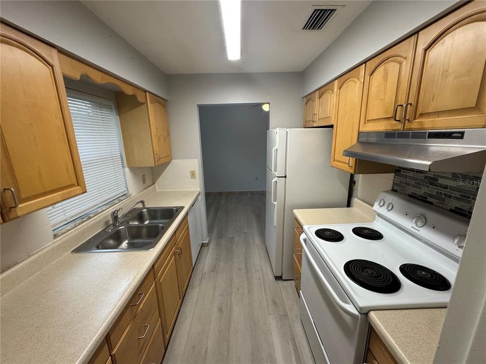 For Rent: $1,225 (2 beds, 1 baths, 2588 Square Feet)