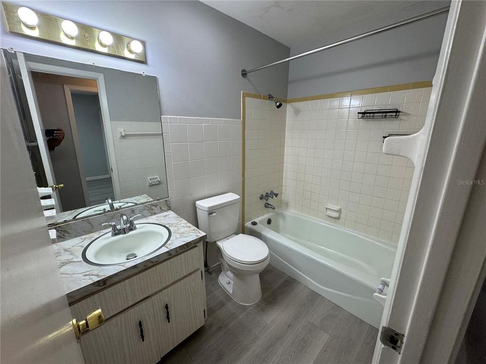 For Rent: $1,225 (2 beds, 1 baths, 2588 Square Feet)