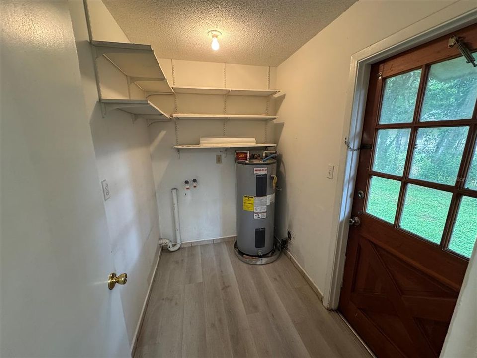 For Rent: $1,225 (2 beds, 1 baths, 2588 Square Feet)