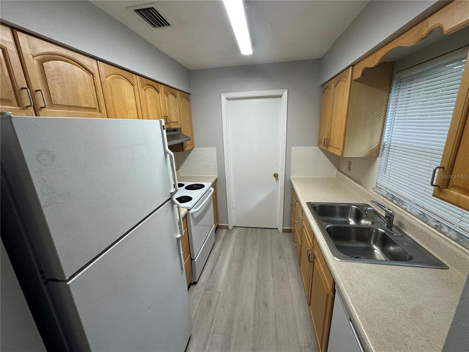 For Rent: $1,225 (2 beds, 1 baths, 2588 Square Feet)