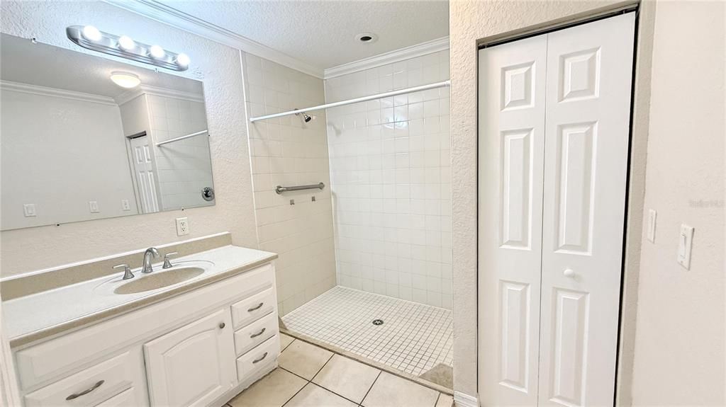 待售: $549,900 (5 贝兹, 3 浴室, 2565 平方英尺)