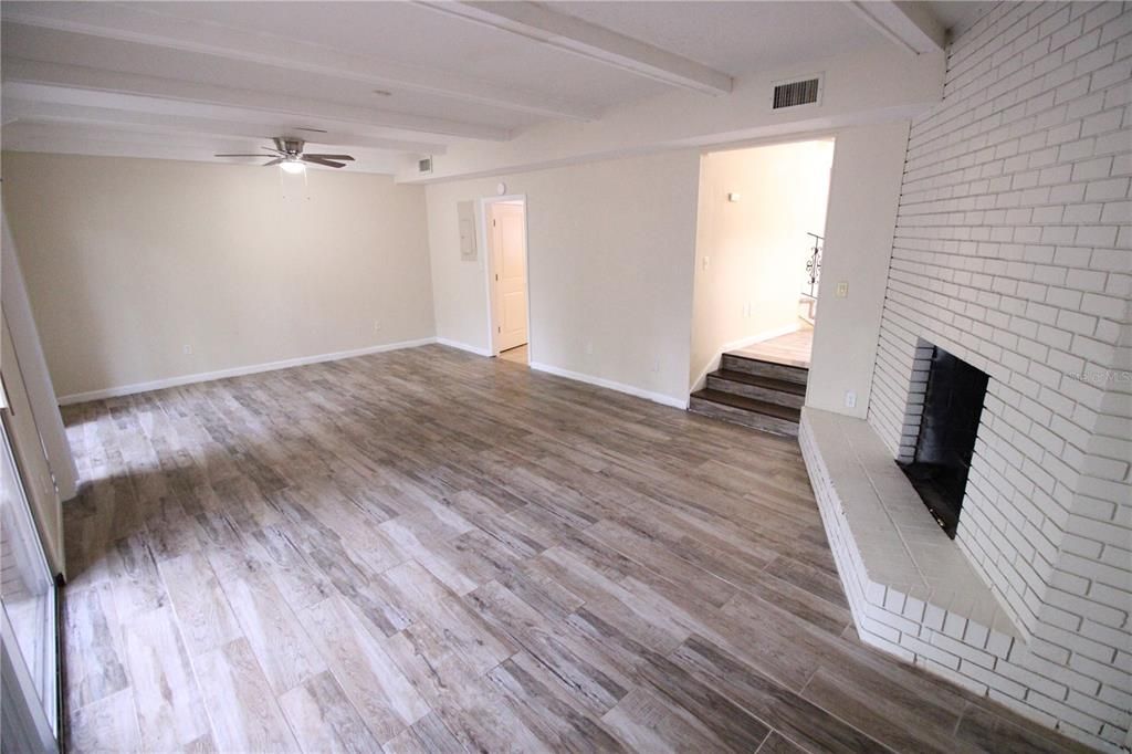 For Rent: $1,800 (3 beds, 2 baths, 1480 Square Feet)