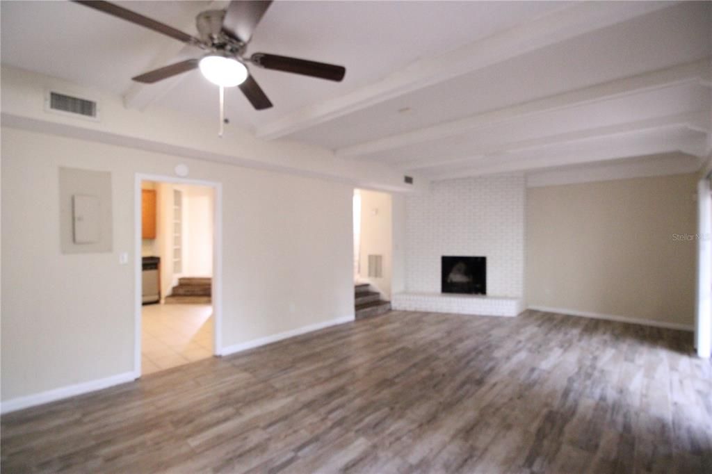 For Rent: $1,800 (3 beds, 2 baths, 1480 Square Feet)