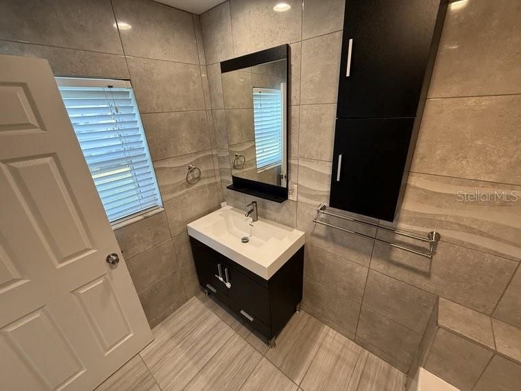 For Rent: $2,700 (3 beds, 2 baths, 1848 Square Feet)