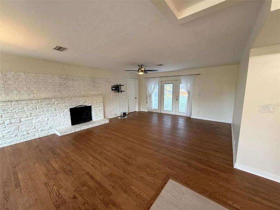 For Rent: $2,700 (3 beds, 2 baths, 1848 Square Feet)