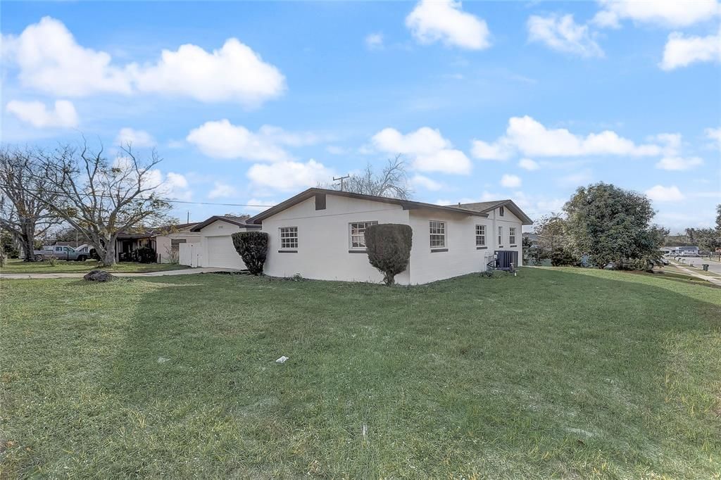 For Sale: $330,000 (4 beds, 2 baths, 1736 Square Feet)