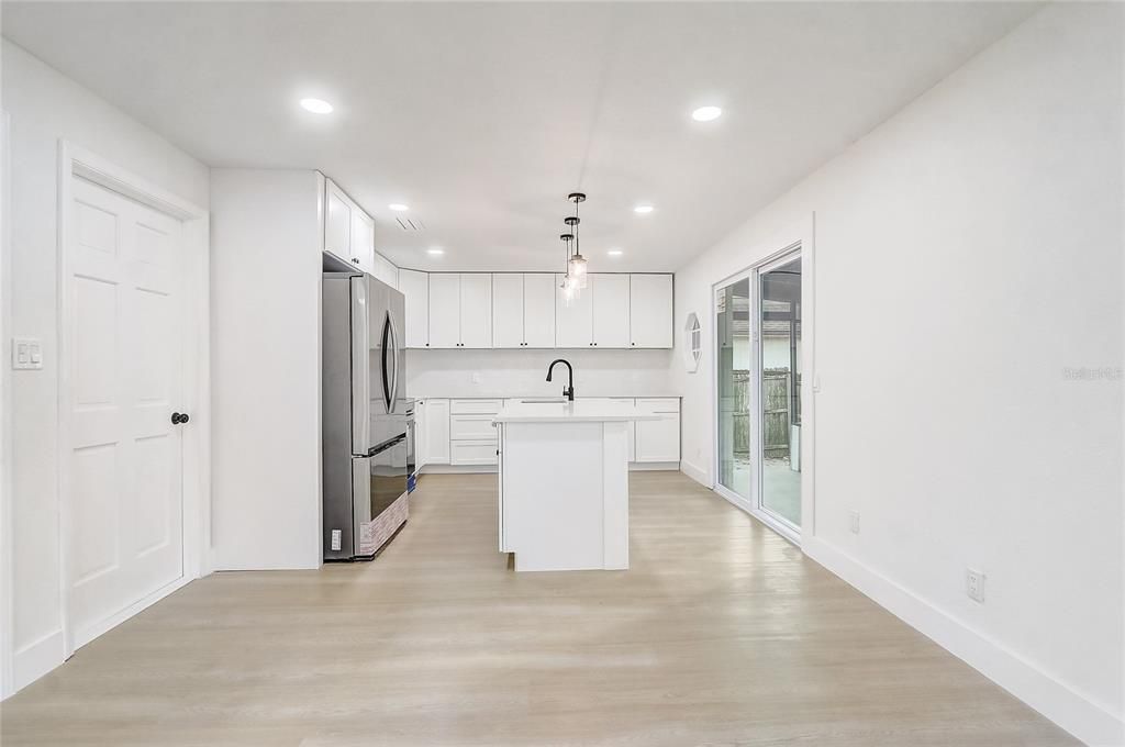 For Sale: $330,000 (4 beds, 2 baths, 1736 Square Feet)