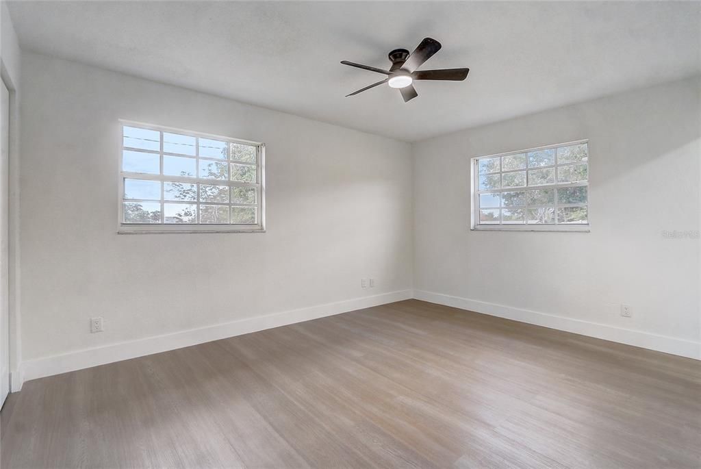 For Sale: $330,000 (4 beds, 2 baths, 1736 Square Feet)