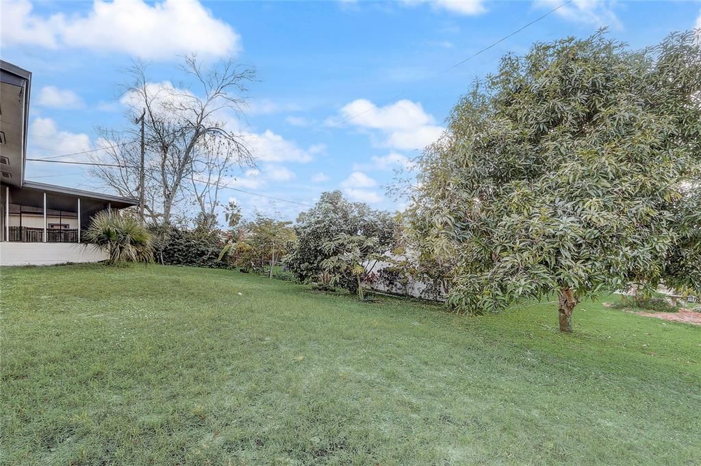 For Sale: $330,000 (4 beds, 2 baths, 1736 Square Feet)