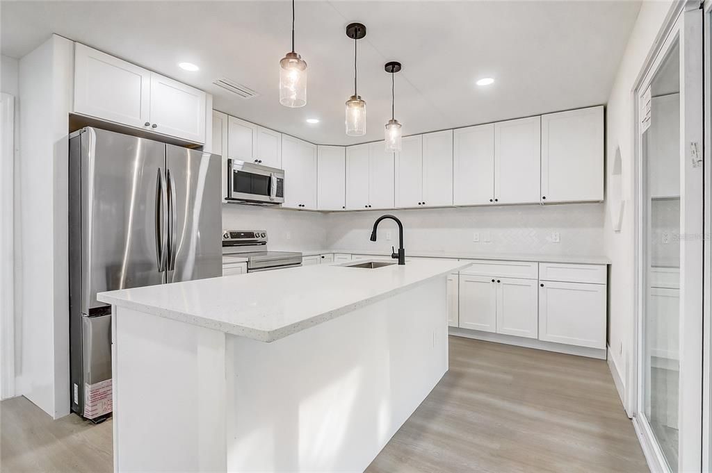 For Sale: $330,000 (4 beds, 2 baths, 1736 Square Feet)