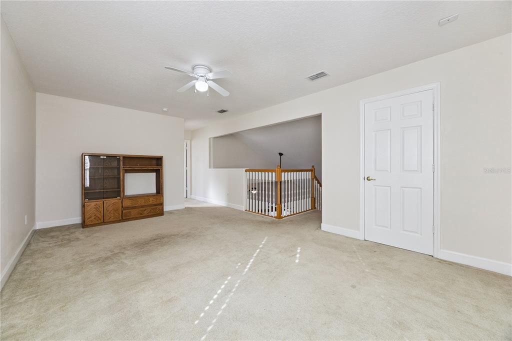 For Sale: $590,000 (5 beds, 4 baths, 2708 Square Feet)