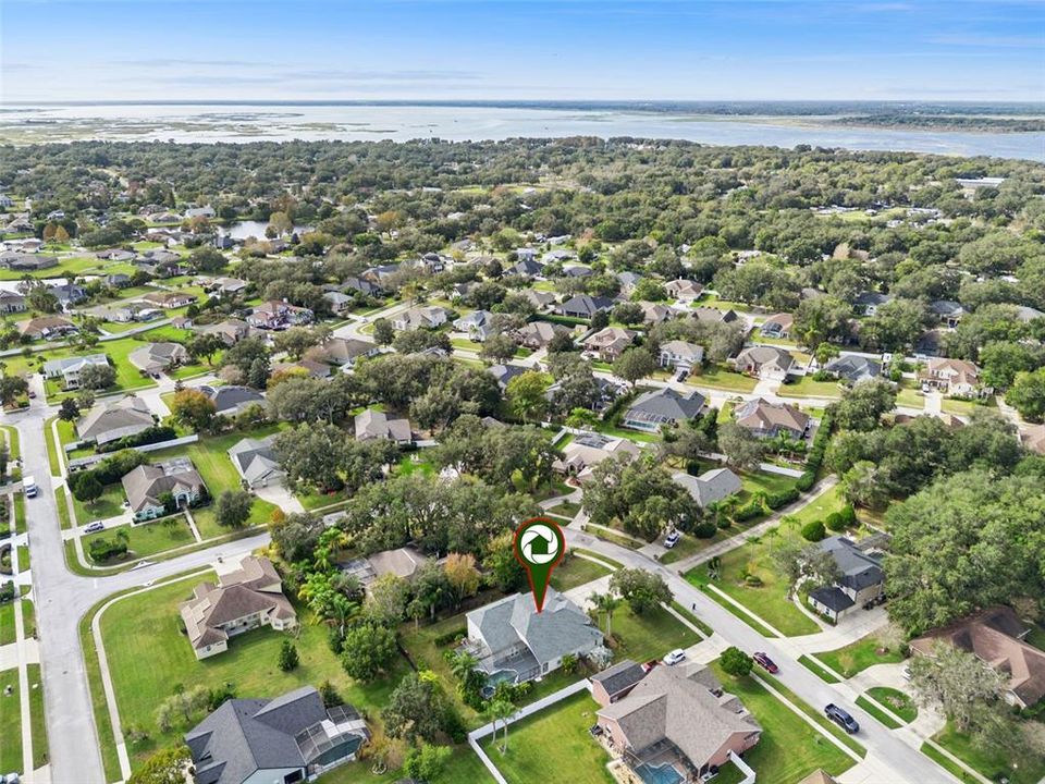 For Sale: $590,000 (5 beds, 4 baths, 2708 Square Feet)