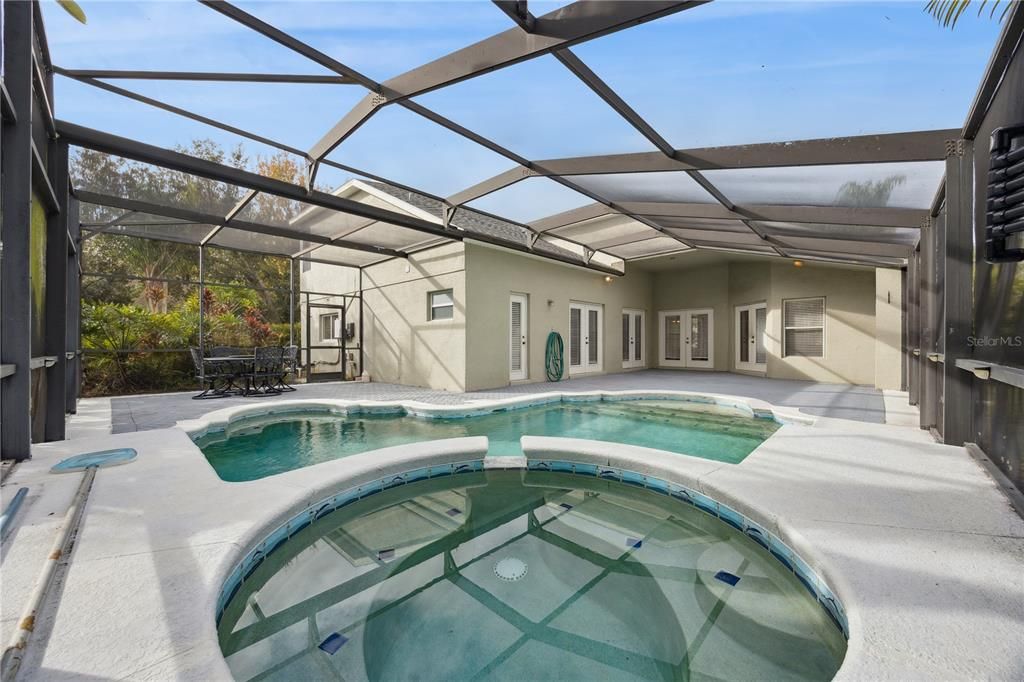 For Sale: $590,000 (5 beds, 4 baths, 2708 Square Feet)