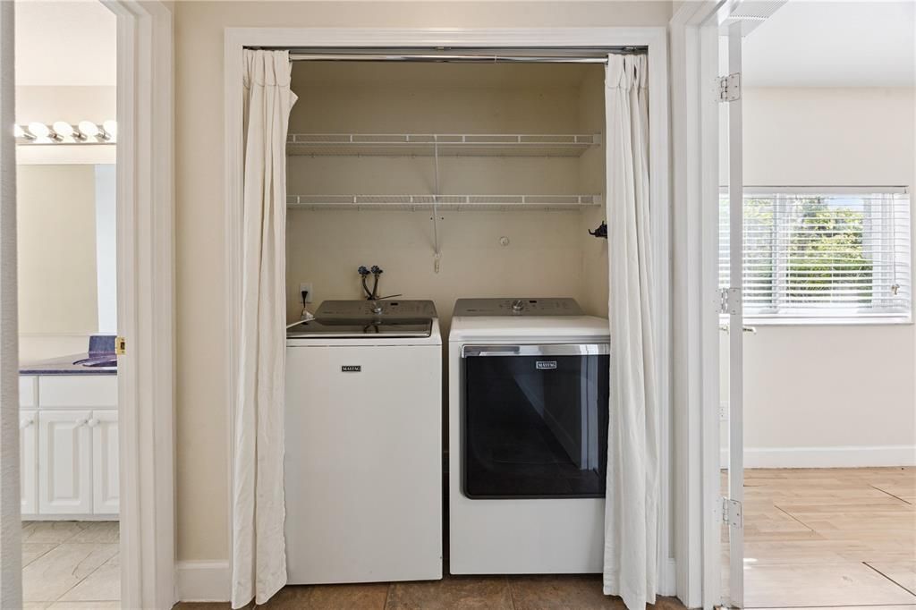 For Sale: $590,000 (5 beds, 4 baths, 2708 Square Feet)