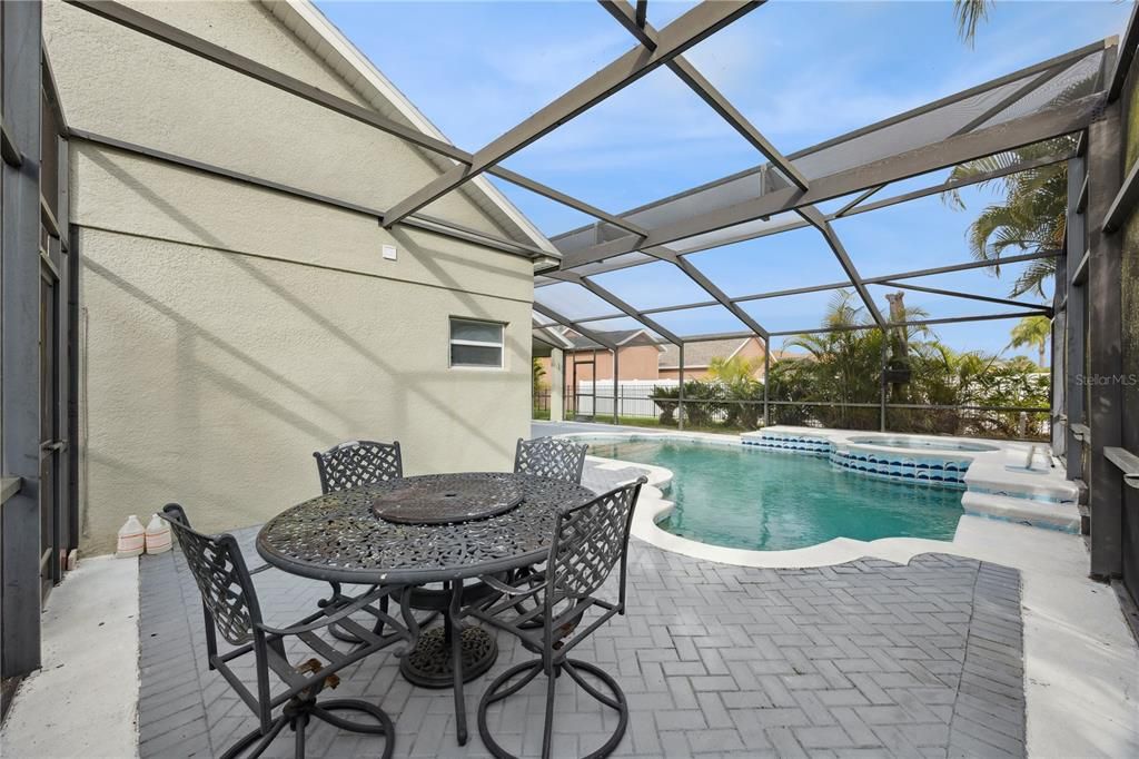 For Sale: $590,000 (5 beds, 4 baths, 2708 Square Feet)