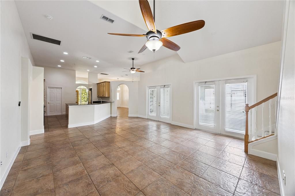 For Sale: $590,000 (5 beds, 4 baths, 2708 Square Feet)