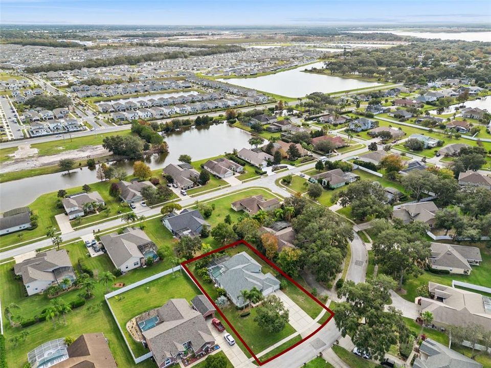 For Sale: $590,000 (5 beds, 4 baths, 2708 Square Feet)