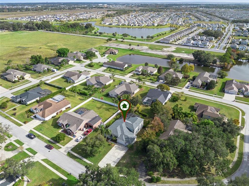 For Sale: $590,000 (5 beds, 4 baths, 2708 Square Feet)