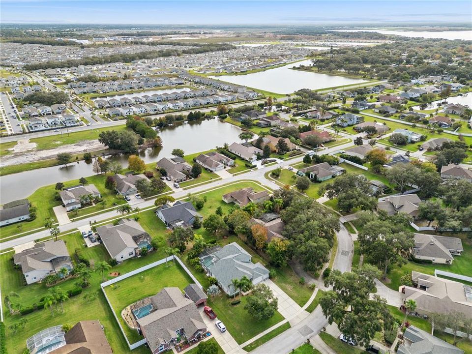 For Sale: $590,000 (5 beds, 4 baths, 2708 Square Feet)