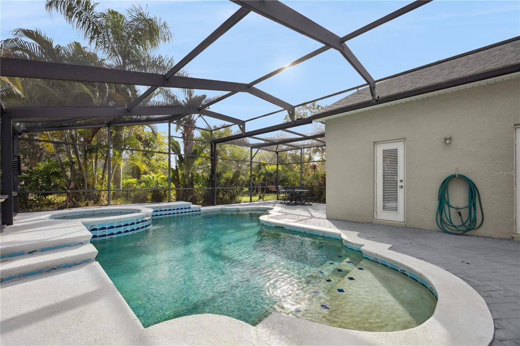 For Sale: $590,000 (5 beds, 4 baths, 2708 Square Feet)