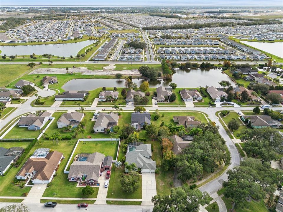 For Sale: $590,000 (5 beds, 4 baths, 2708 Square Feet)