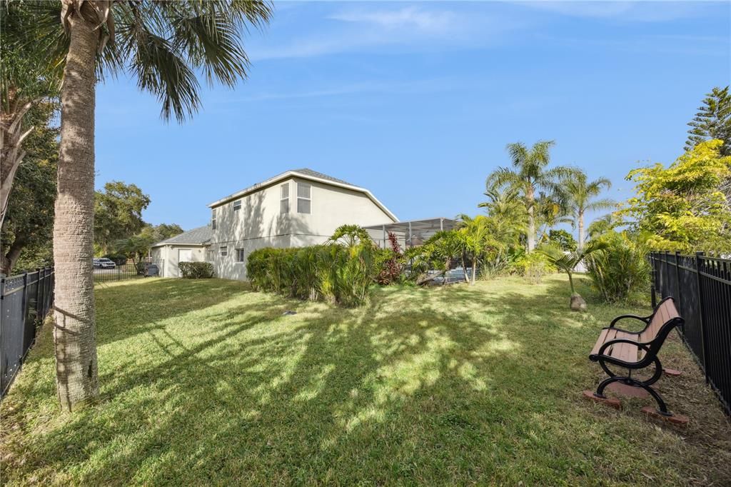 For Sale: $590,000 (5 beds, 4 baths, 2708 Square Feet)