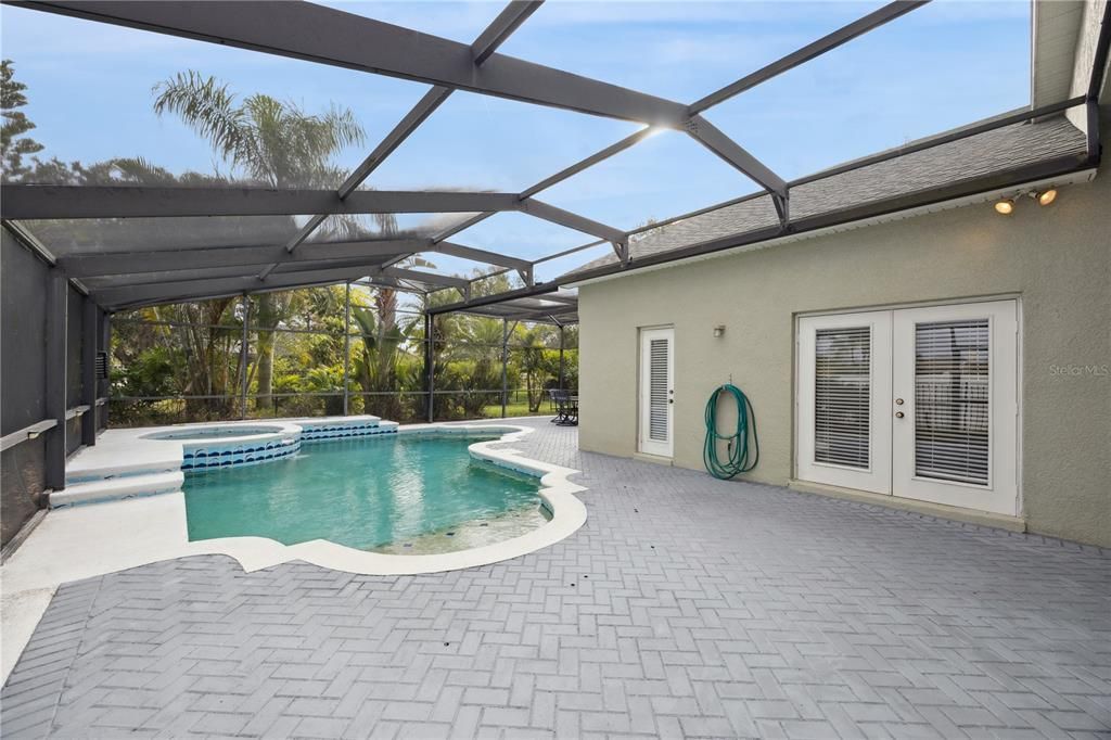 For Sale: $590,000 (5 beds, 4 baths, 2708 Square Feet)