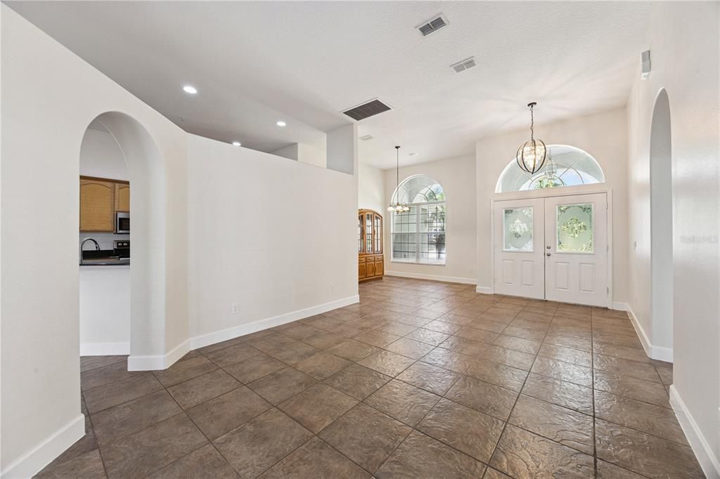 For Sale: $590,000 (5 beds, 4 baths, 2708 Square Feet)