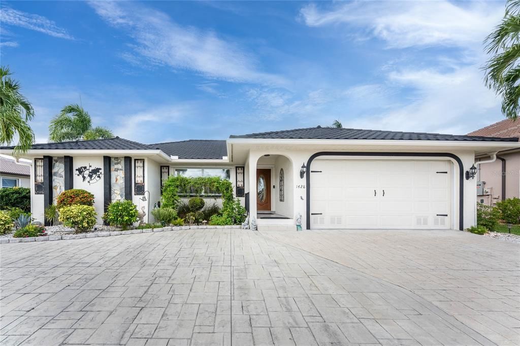 На продажу: $724,900 (3 спален, 2 ванн, 1802 Квадратных фут)