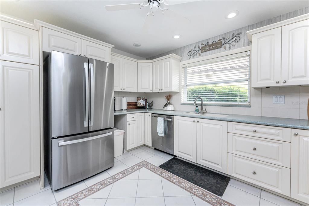 На продажу: $724,900 (3 спален, 2 ванн, 1802 Квадратных фут)