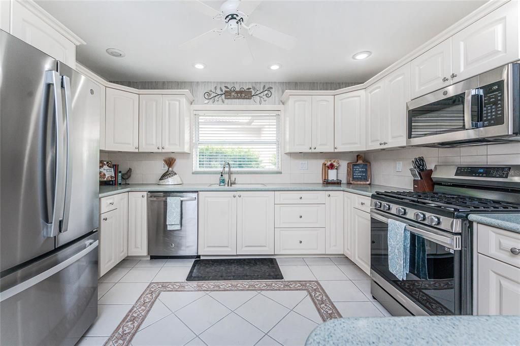 На продажу: $724,900 (3 спален, 2 ванн, 1802 Квадратных фут)