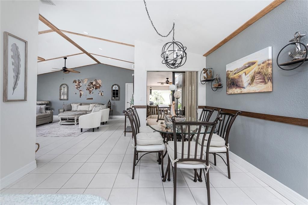 На продажу: $724,900 (3 спален, 2 ванн, 1802 Квадратных фут)