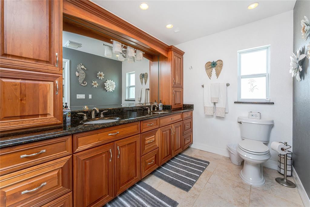 На продажу: $724,900 (3 спален, 2 ванн, 1802 Квадратных фут)