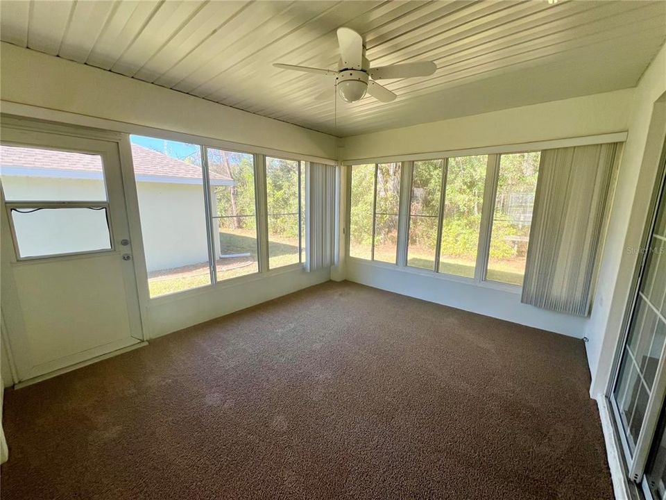 待售: $205,000 (2 贝兹, 2 浴室, 1366 平方英尺)